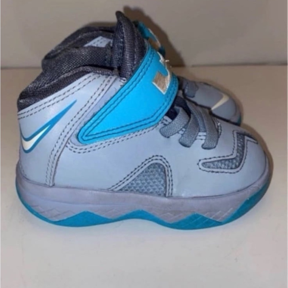 Nike Kids Blue and Gray Sneakers